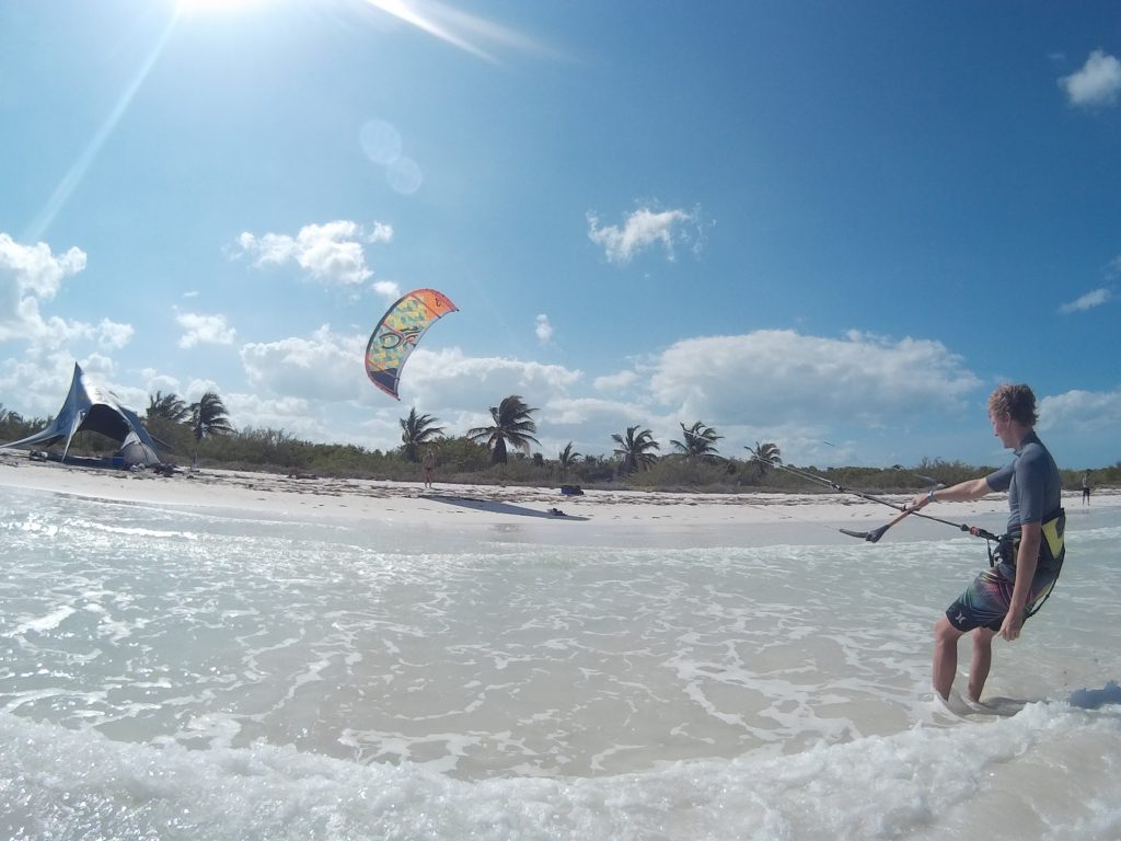KITESURFING SEASON IS JUST TO BEGIN IN HOLBOX ISLAND !!!